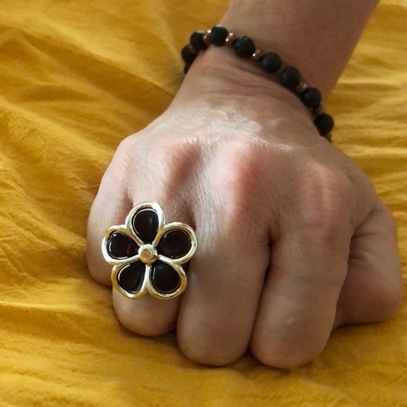 Several different colored flower rings!! - Picture 3 of 8